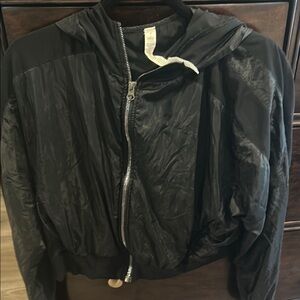 Great condition Alo cropped jacket